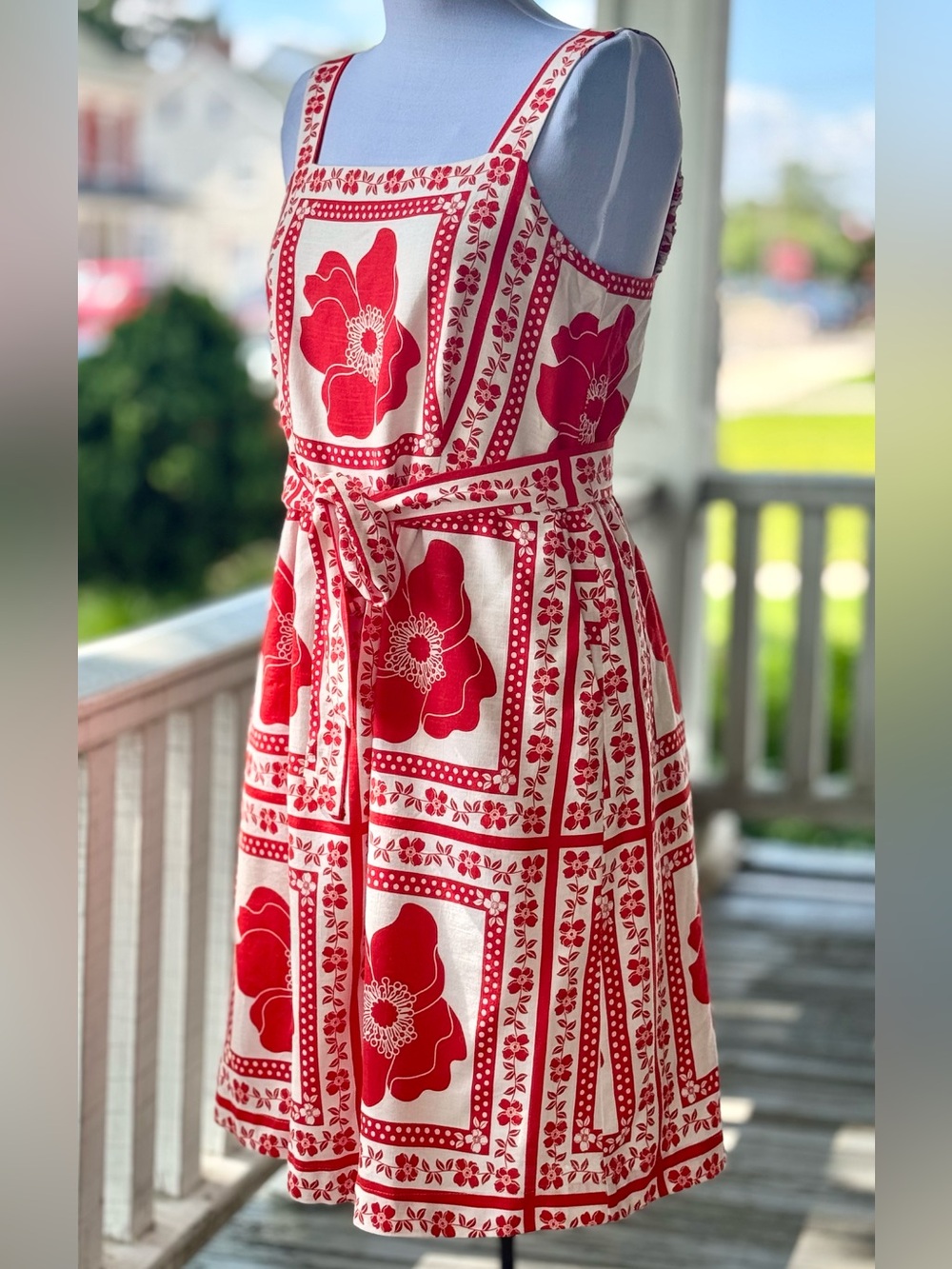 Draper James Red and White Floral Midi Dress Sz M - Picture 3 of 9